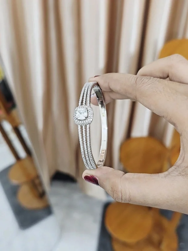 Luxury Zircon Bangle - 006