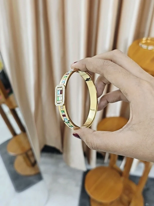 Luxury Zircon Bangle - 011