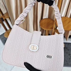 Ladies Handbag – 004 (Baby Pink)